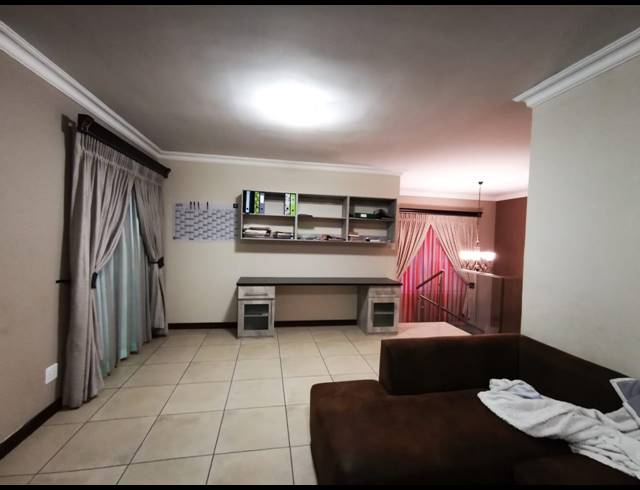 3 BEDROOM HOUSE SOLD IN THERESAPARK